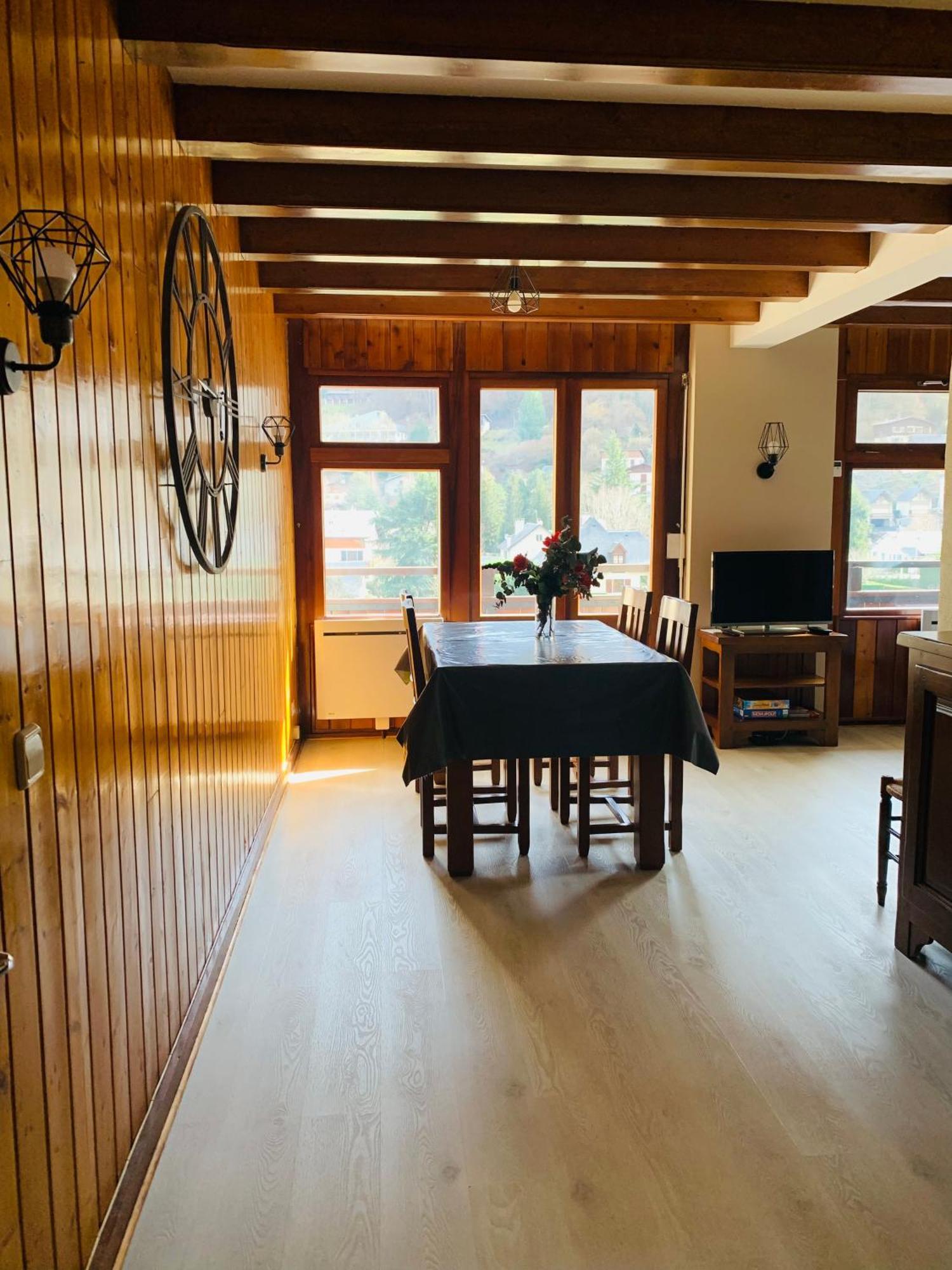 Appartement 58 M2 Avec Piscine Interieure Vue Montagne Centre Village , Parking Prive サン・ラリー・スラン エクステリア 写真