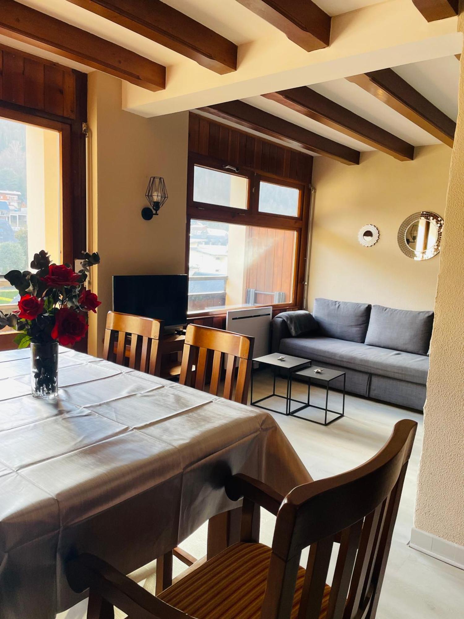 Appartement 58 M2 Avec Piscine Interieure Vue Montagne Centre Village , Parking Prive サン・ラリー・スラン エクステリア 写真