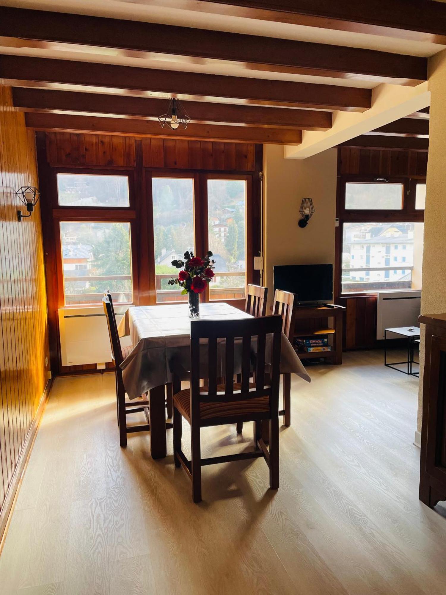 Appartement 58 M2 Avec Piscine Interieure Vue Montagne Centre Village , Parking Prive サン・ラリー・スラン エクステリア 写真
